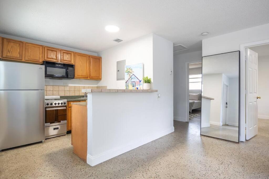 Апартаменты Lovely 2 Bed 1 Bath Near Las Olas W/Free Parking! Форт-Лодердейл Экстерьер фото