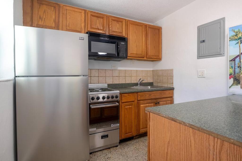 Апартаменты Lovely 2 Bed 1 Bath Near Las Olas W/Free Parking! Форт-Лодердейл Экстерьер фото