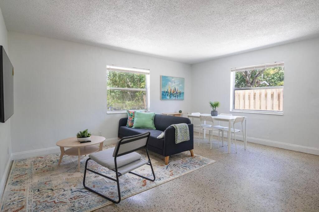 Апартаменты Lovely 2 Bed 1 Bath Near Las Olas W/Free Parking! Форт-Лодердейл Экстерьер фото